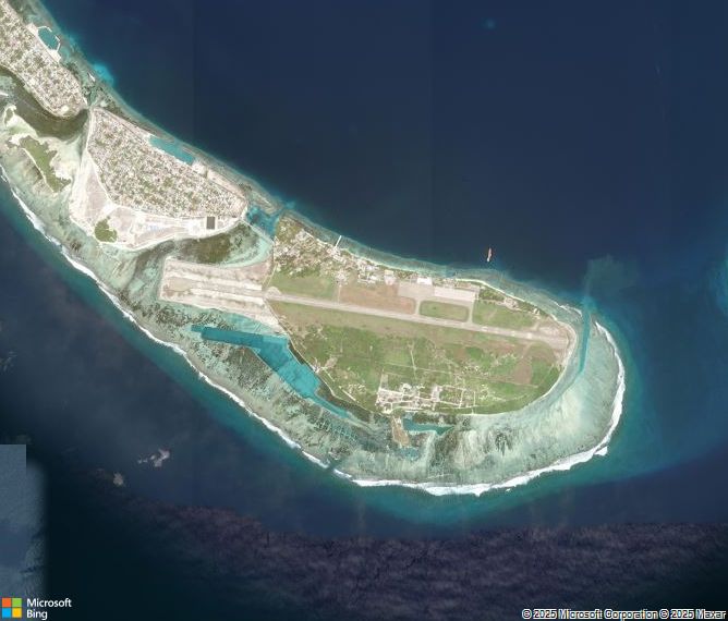 Взлётно-посадочная полоса Gan International Airport