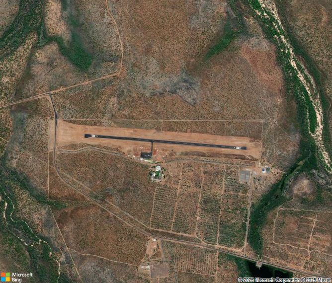 Взлётно-посадочная полоса Jabiru Airport