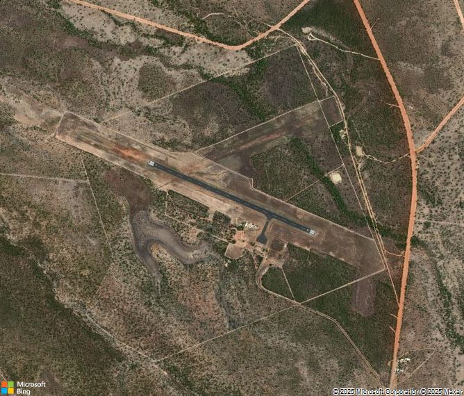 Взлётно-посадочная полоса Coen Airport