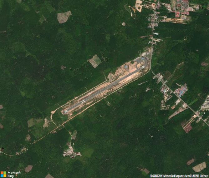 Взлётно-посадочная полоса Warukin Airport