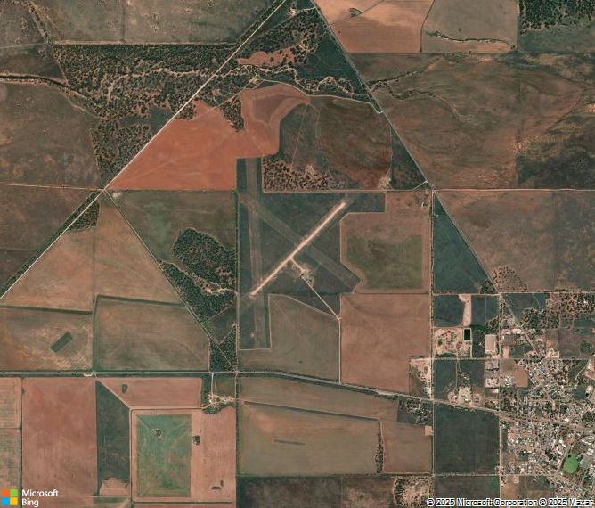 Взлётно-посадочная полоса Cowell Airport