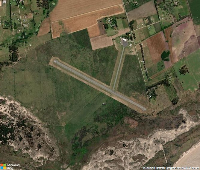 Взлётно-посадочная полоса Colonia Laguna de Los Patos International Airport