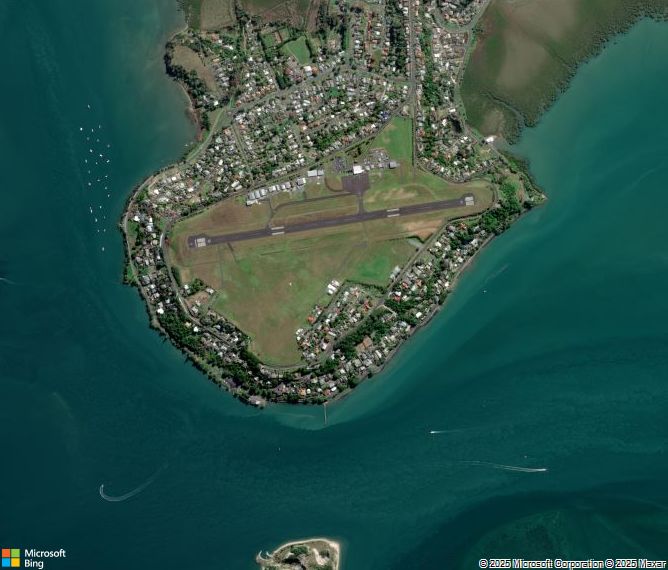 Взлётно-посадочная полоса Whangarei Airport