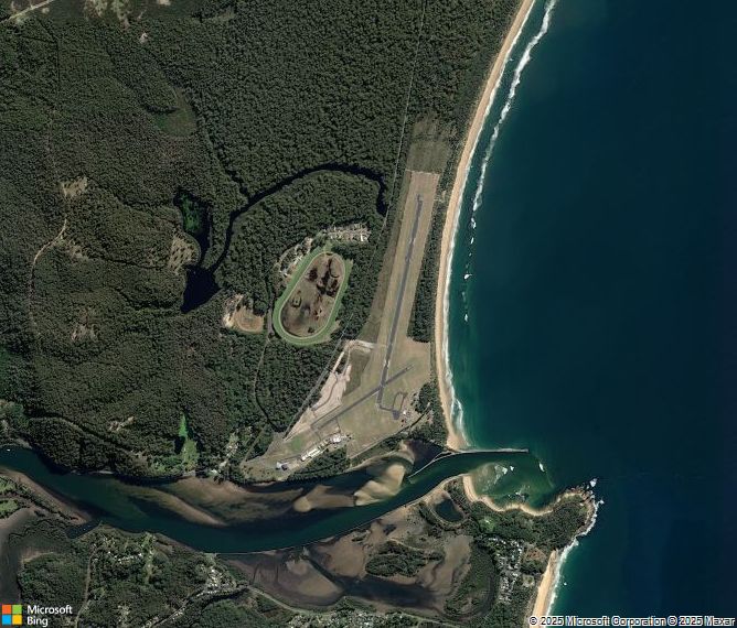 Взлётно-посадочная полоса Moruya Airport