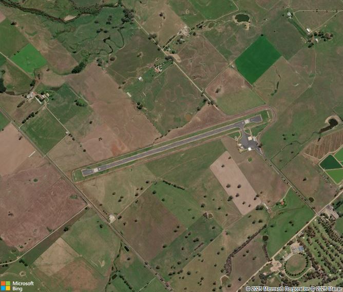 Взлётно-посадочная полоса Corryong Airport