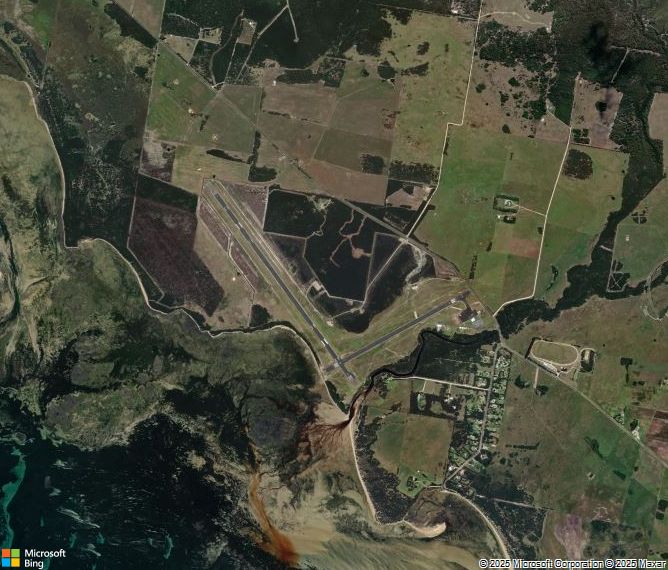 Взлётно-посадочная полоса Flinders Island Airport