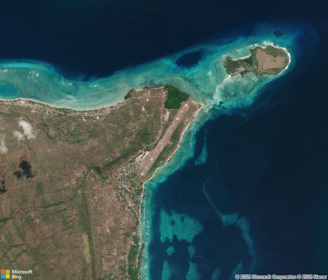 Взлётно-посадочная полоса Alor Island Airport