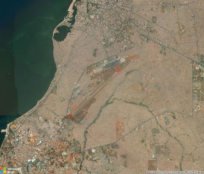 Взлётно-посадочная полоса Luanda Quatro de Fevereiro Airport