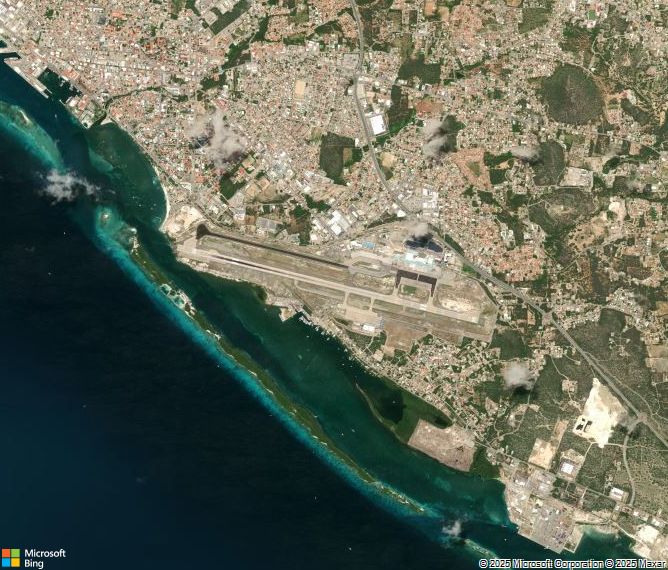 Взлётно-посадочная полоса Oranjestad Queen Beatrix International Airport