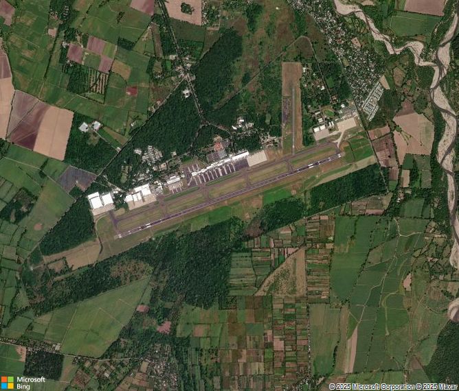 Взлётно-посадочная полоса San Salvador International Airport