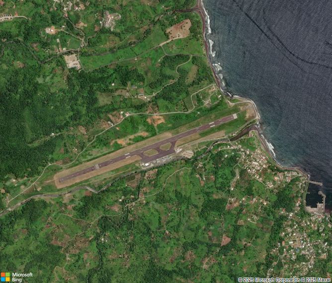 Взлётно-посадочная полоса Dominica Douglas Charles Airport