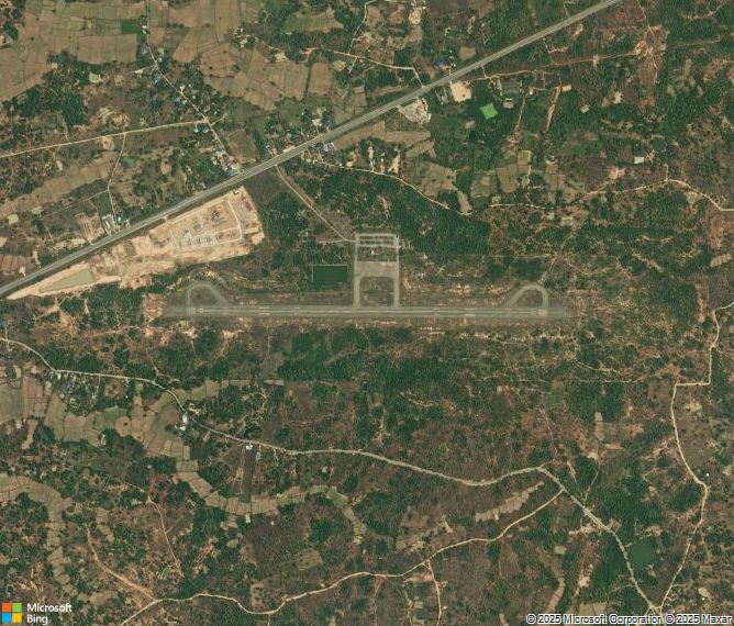 Взлётно-посадочная полоса Tak Airport