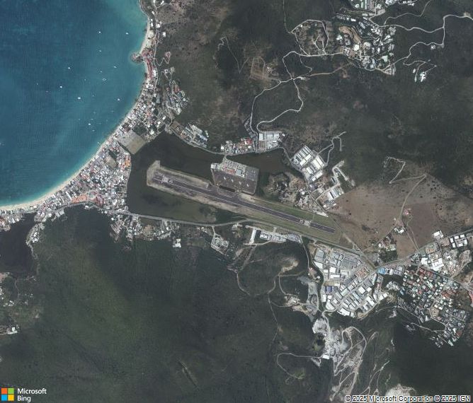 Взлётно-посадочная полоса Sint Maarten Grand Case Airport