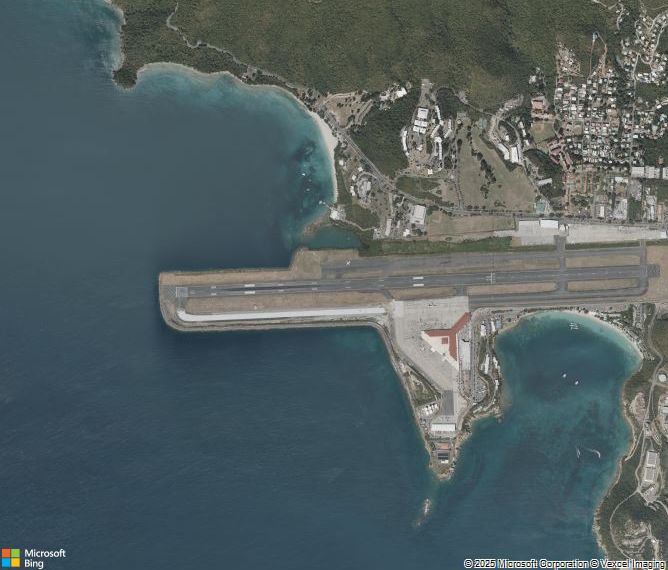 Взлётно-посадочная полоса St. Thomas Cyril E. King Airport