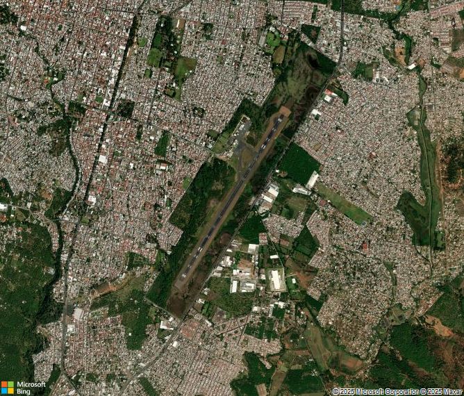 Взлётно-посадочная полоса Uruapan International Airport