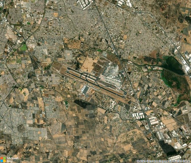 Взлётно-посадочная полоса Guadalajara International Airport