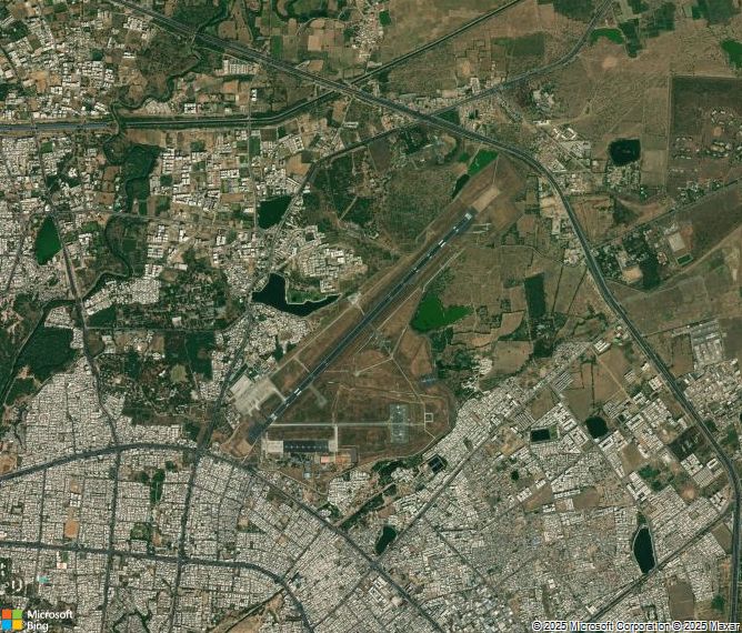 Взлётно-посадочная полоса Vadodara Airport