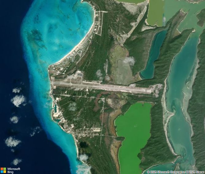 Взлётно-посадочная полоса San Salvador Airport