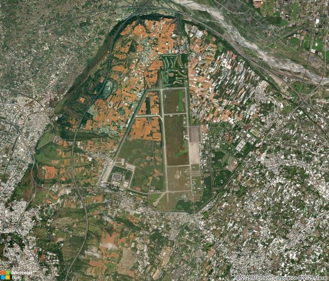 Взлётно-посадочная полоса Taichung Airport
