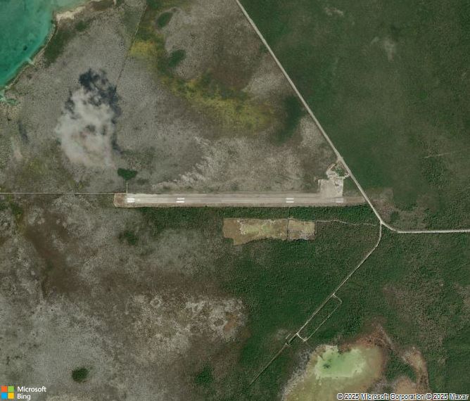 Взлётно-посадочная полоса Andros Town International Airport