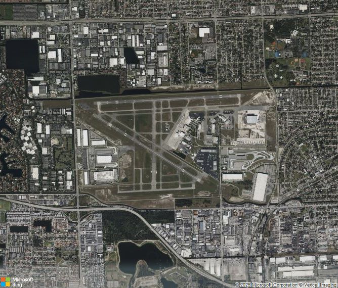 Взлётно-посадочная полоса Miami Opa Locka Executive Airport