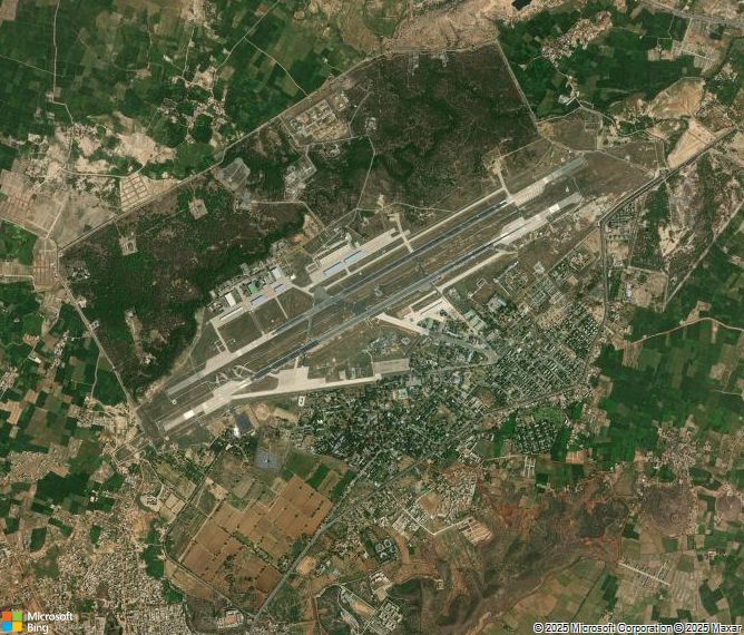 Взлётно-посадочная полоса Gwalior Airport