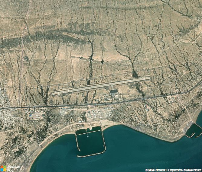 Взлётно-посадочная полоса Bandar Lengeh Airport