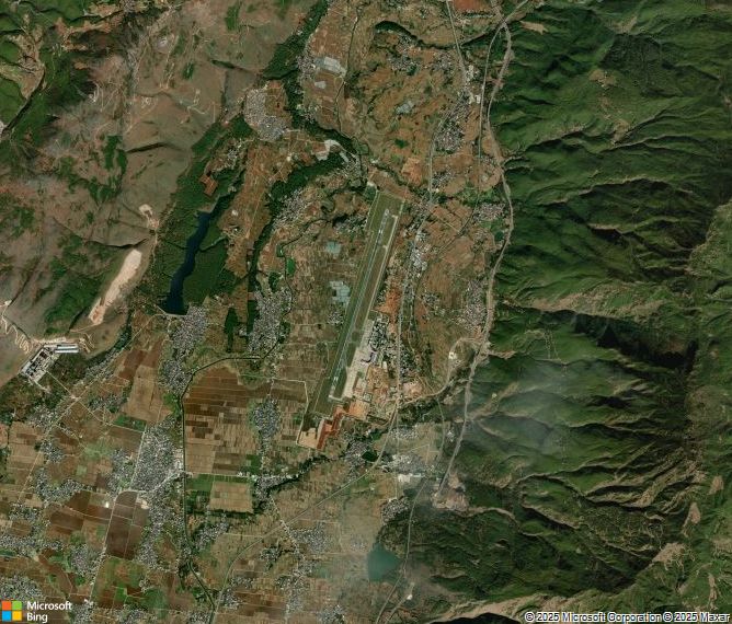Взлётно-посадочная полоса Lijiang Sanyi Airport