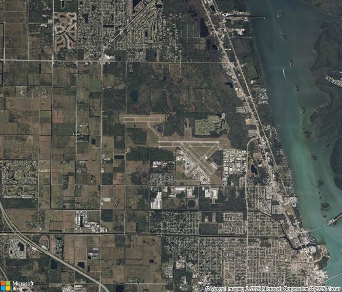 Взлётно-посадочная полоса Fort Pierce Treasure Coast International Airport