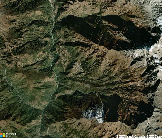 Взлётно-посадочная полоса Lukla Tenzing Hillary Airport