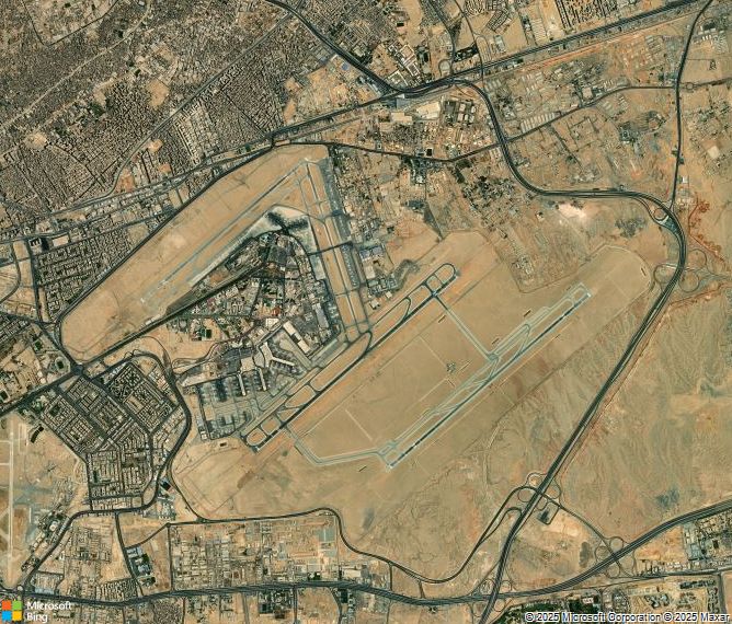 Взлётно-посадочная полоса Cairo International Airport