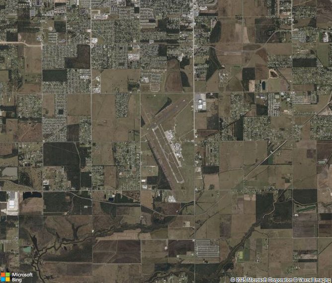 Взлётно-посадочная полоса Lake Charles Regional Airport