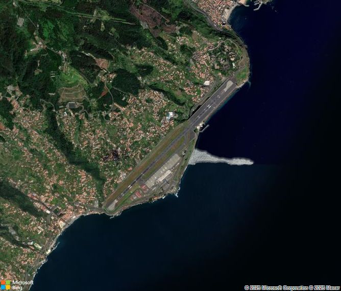 Взлётно-посадочная полоса Funchal Cristiano Ronaldo Airport