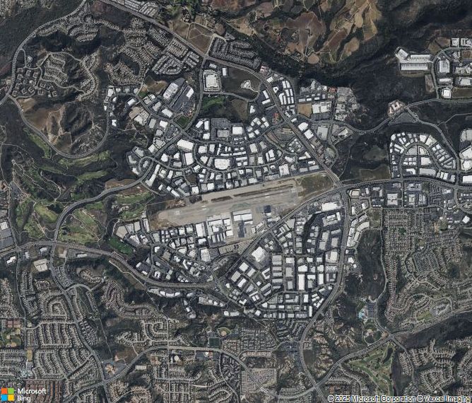 Взлётно-посадочная полоса San Diego McClellan Palomar Airport