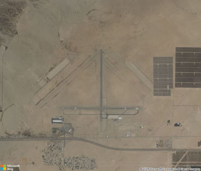 Взлётно-посадочная полоса Blythe Airport