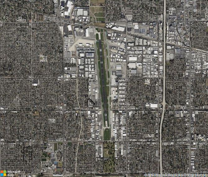 Взлётно-посадочная полоса Van Nuys Airport