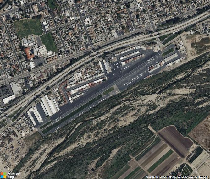 Взлётно-посадочная полоса Santa Paula Airport