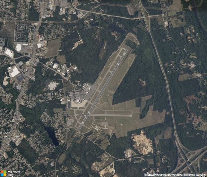 Взлётно-посадочная полоса Fayetteville Regional Airport