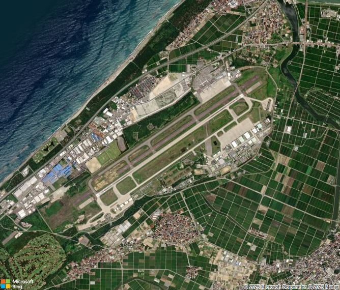 Взлётно-посадочная полоса Komatsu Airport