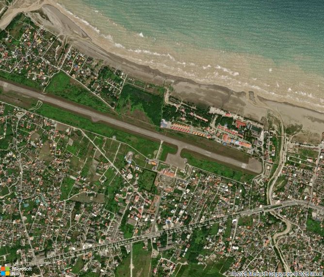 Взлётно-посадочная полоса Noshahr Airport