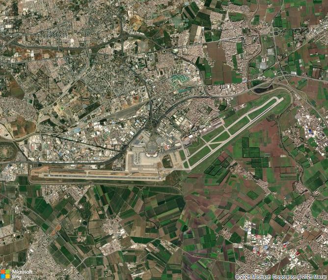 Взлётно-посадочная полоса Algiers Houari Boumediene Airport