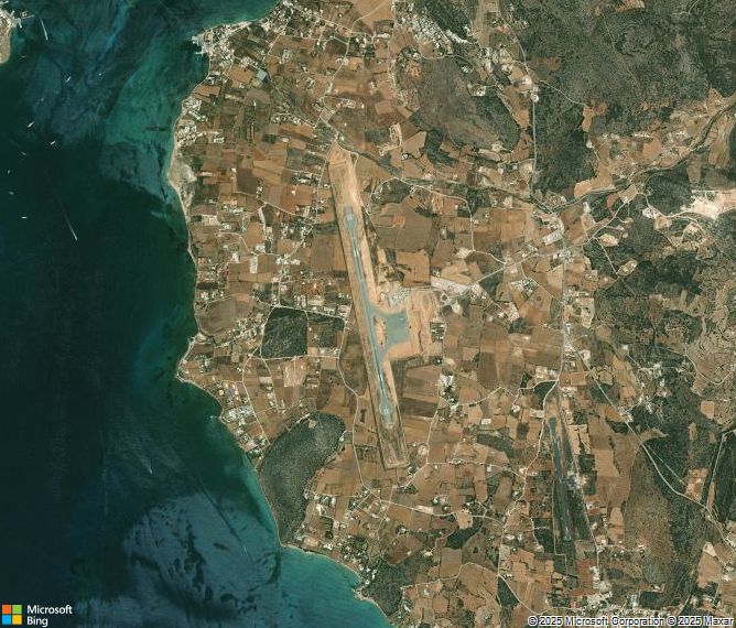 Взлётно-посадочная полоса Paros National Airport