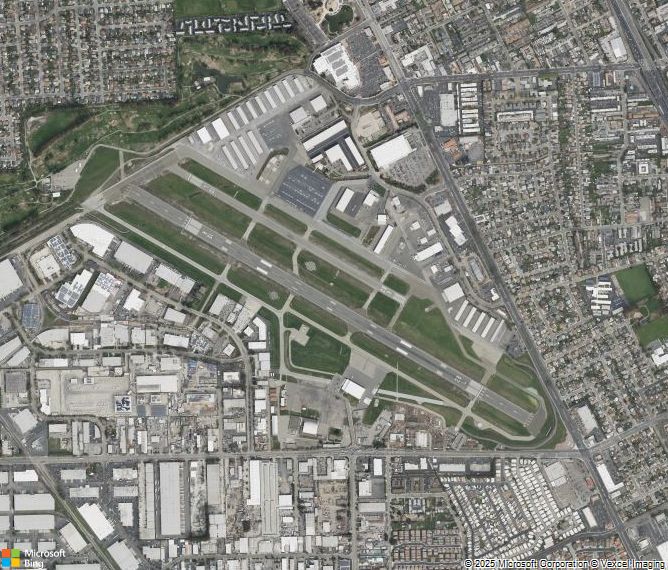 Взлётно-посадочная полоса Hayward Executive Airport
