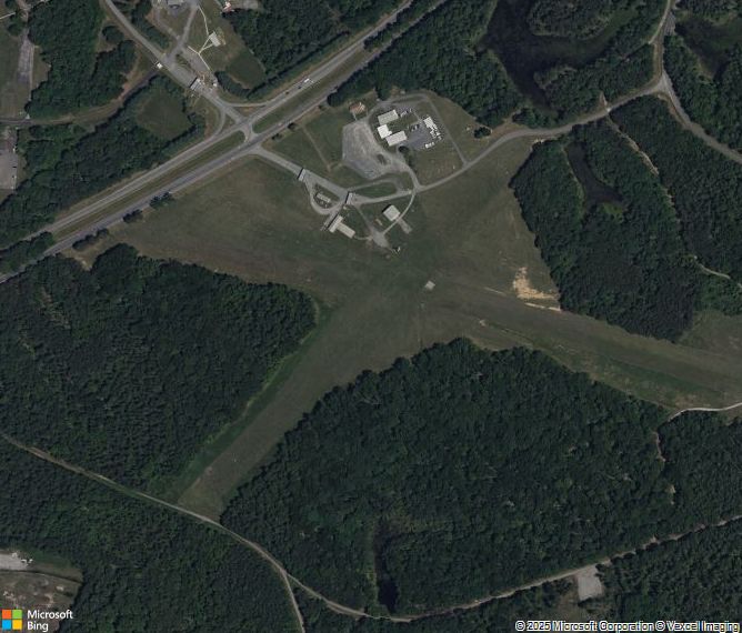 Взлётно-посадочная полоса A P Hill Aaf (Fort A P Hill) Airport