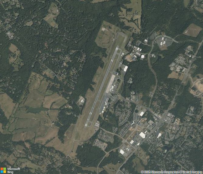 Взлётно-посадочная полоса Charlottesville Albemarle Airport