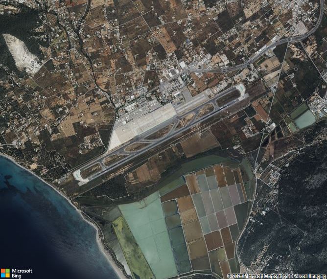 Взлётно-посадочная полоса Ibiza Airport