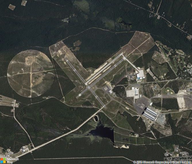 Взлётно-посадочная полоса Lakehurst NAES