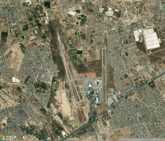 Взлётно-посадочная полоса Baku Heydar Aliyev International Airport