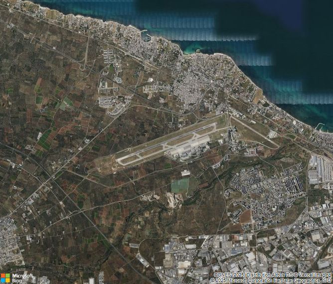 Взлётно-посадочная полоса Bari Karol Wojtyla Airport