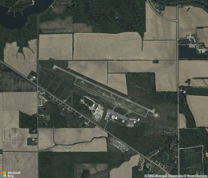 Взлётно-посадочная полоса Defiance Memorial Airport